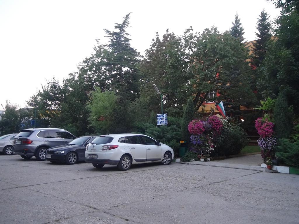 Family Hotel Familya Ruse Eksteriør billede